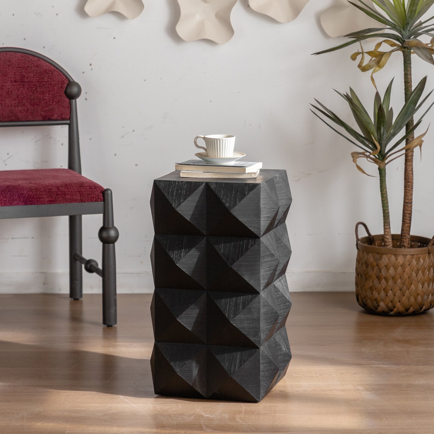 23.62'Height Three-dimensional Embossed Pattern Design Retro Side Table Retro Furniture Black W757P183205
