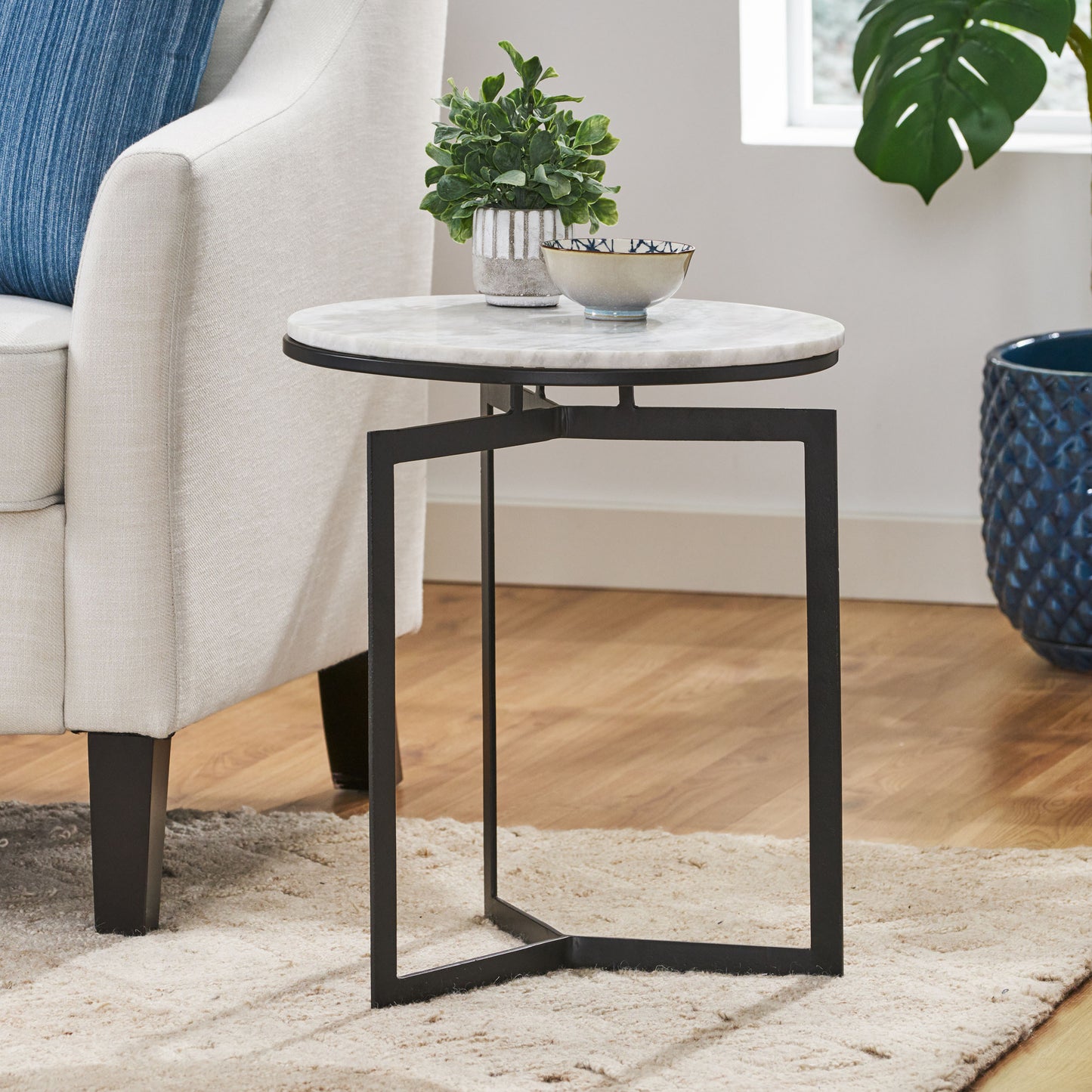 Round Accent Side Table 71283